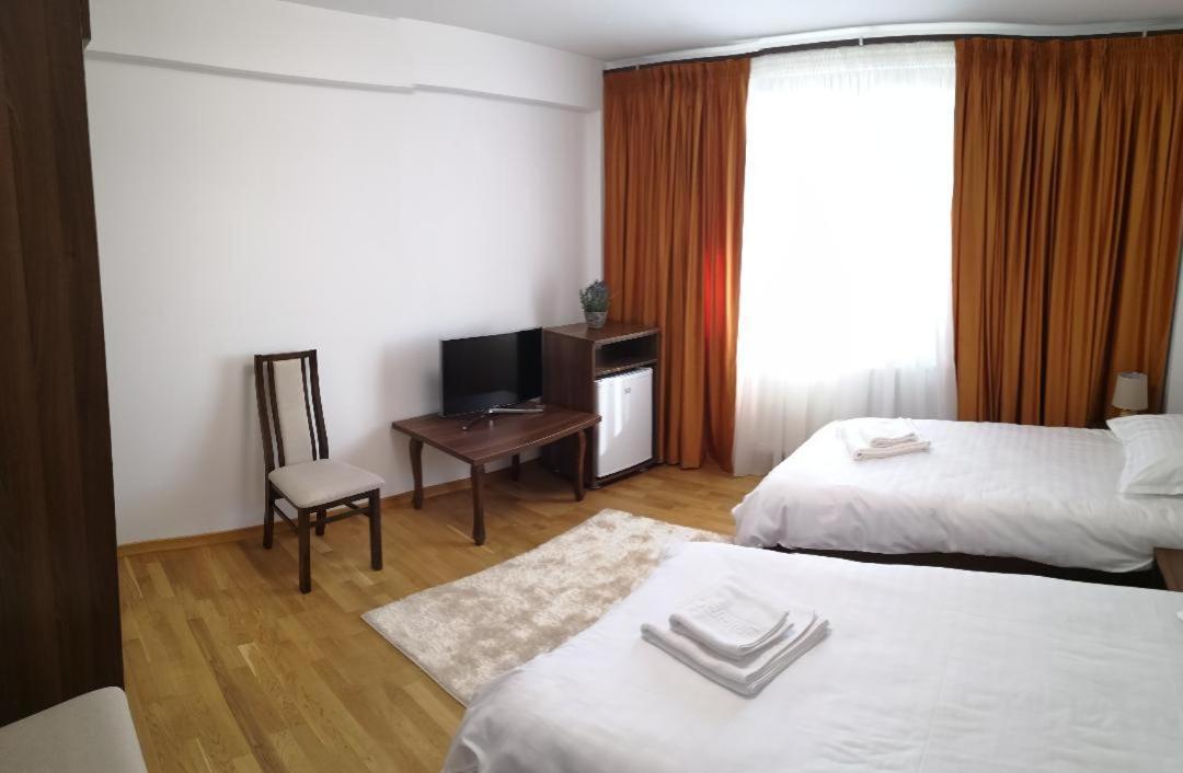 Passa Tempo Hotel Suceava Exterior foto